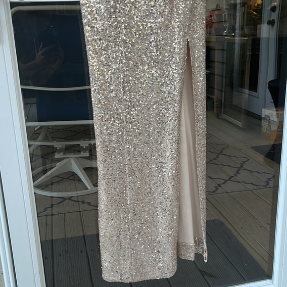 Gorgeous Dress - Picture 5 of 9